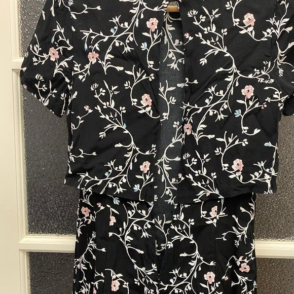 Dynamite Floral Mini Dress - Picture 5 of 9